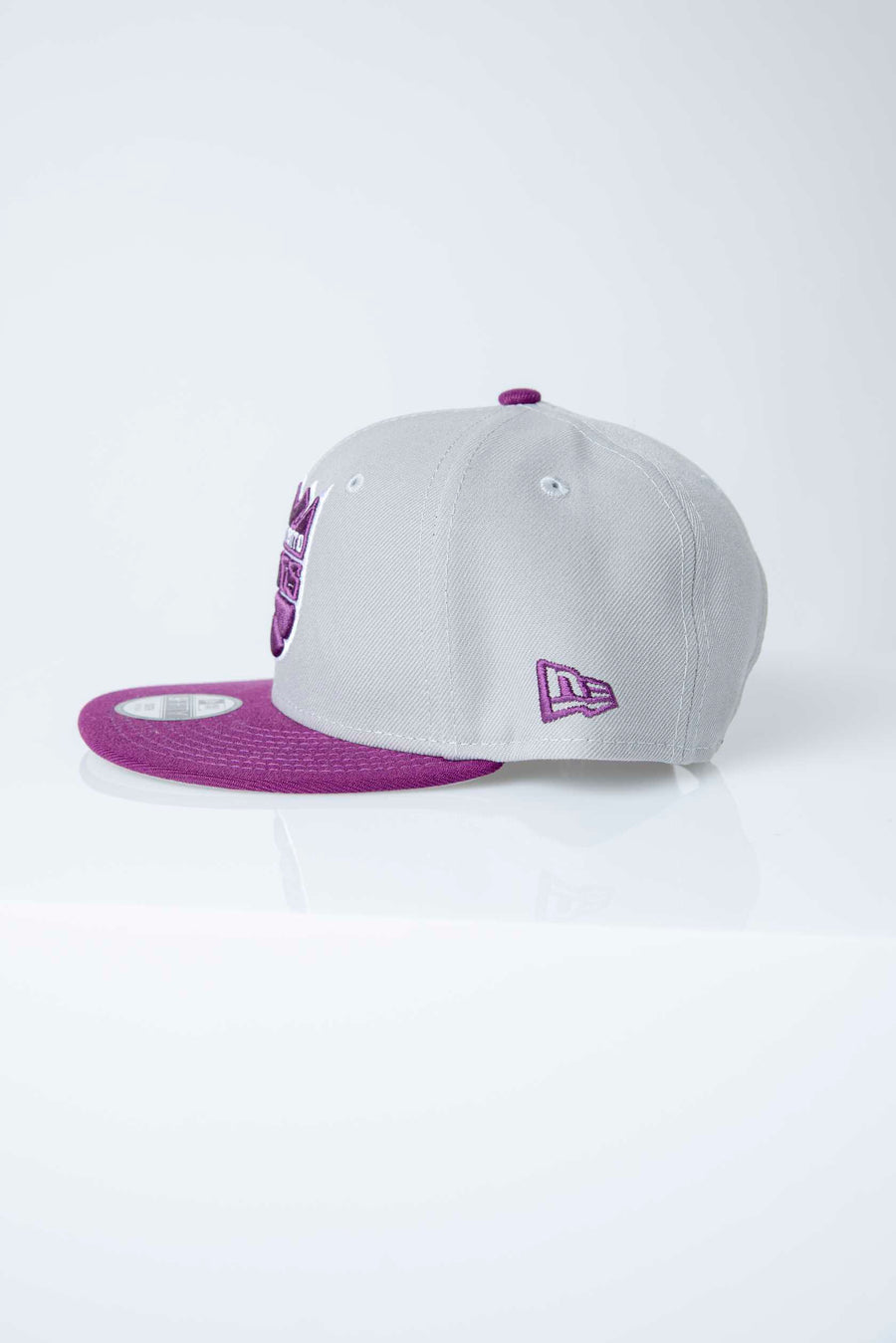 Grey/Plum
